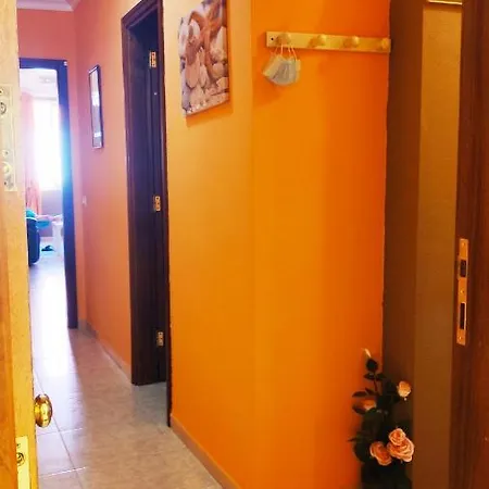 Apartamento Edificio Las Nieves Tenerife San Isidro De Abona A 3 Km De La Hermosa Playa De El Medano 90 Mq Maravilloso Luminoso Espacioso Piso 92 Mq 3 Dormitorios 2 Banos Salon Doble San Isidro (Tenerife)