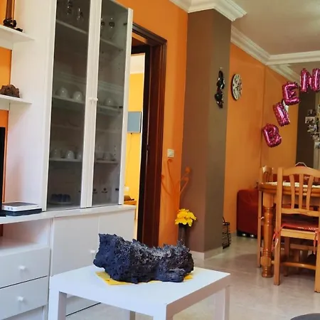 Edificio Las Nieves Tenerife San Isidro De Abona A 3 Km De La Hermosa Playa De El Medano 90 Mq Maravilloso Luminoso Espacioso Piso 92 Mq 3 Dormitorios 2 Banos Salon Doble Apartamento *