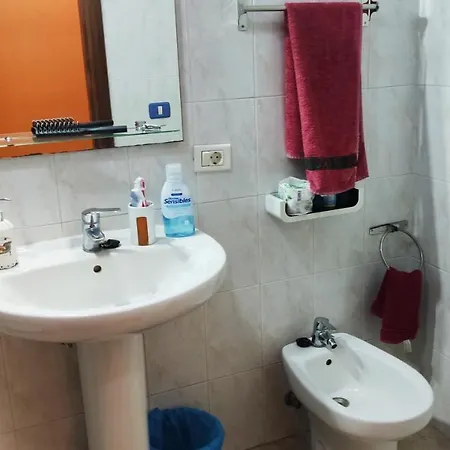 Edificio Las Nieves Tenerife San Isidro De Abona A 3 Km De La Hermosa Playa De El Medano 90 Mq Maravilloso Luminoso Espacioso Piso 92 Mq 3 Dormitorios 2 Banos Salon Doble Apartamento *