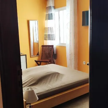 Edificio Las Nieves Tenerife San Isidro De Abona A 3 Km De La Hermosa Playa De El Medano 90 Mq Maravilloso Luminoso Espacioso Piso 92 Mq 3 Dormitorios 2 Banos Salon Doble Apartamento *