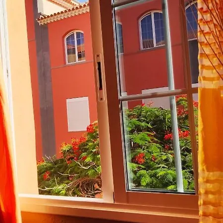 Edificio Las Nieves Tenerife San Isidro De Abona A 3 Km De La Hermosa Playa De El Medano 90 Mq Maravilloso Luminoso Espacioso Piso 92 Mq 3 Dormitorios 2 Banos Salon Doble *