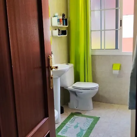 Apartamento Edificio Las Nieves Tenerife San Isidro De Abona A 3 Km De La Hermosa Playa De El Medano 90 Mq Maravilloso Luminoso Espacioso Piso 92 Mq 3 Dormitorios 2 Banos Salon Doble