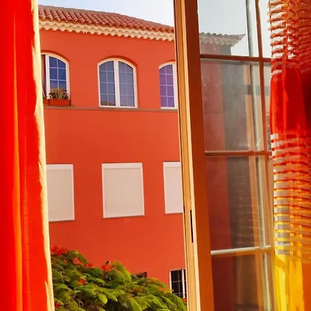 Edificio Las Nieves Tenerife San Isidro De Abona A 3 Km De La Hermosa Playa De El Medano 90 Mq Maravilloso Luminoso Espacioso Piso 92 Mq 3 Dormitorios 2 Banos Salon Doble San Isidro (Tenerife)