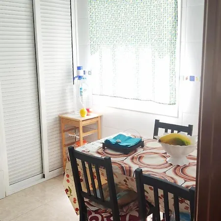 Apartament Edificio Las Nieves Tenerife San Isidro De Abona A 3 Km De La Hermosa Playa De El Medano 90 Mq Maravilloso Luminoso Espacioso Piso 92 Mq 3 Dormitorios 2 Banos Salon Doble *
